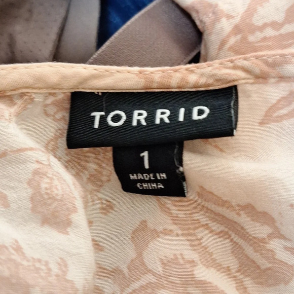 Torrid Foral Chalis tiered Babydoll top torrid SZ 1 - Picture 8 of 9